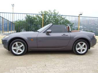 2005 Mazda Roadster Photos