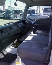 2000 Mazda Titan Pictures