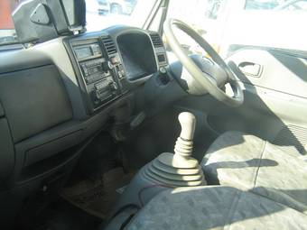 2002 Mazda Titan Photos
