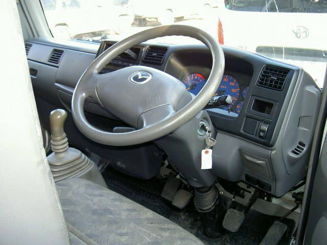2003 Mazda Titan