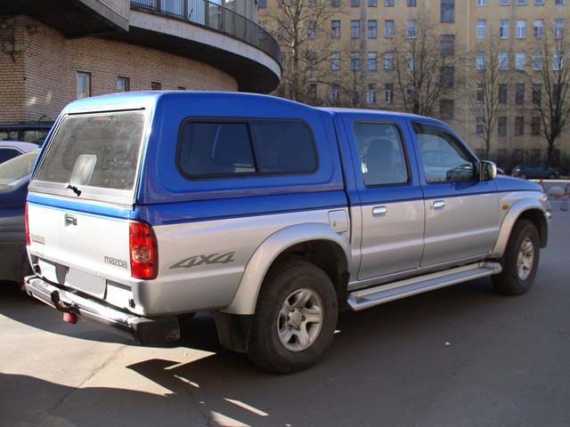 2003 Mazda Tribute