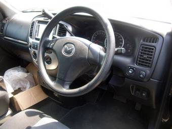 2004 Mazda Tribute Pictures