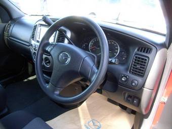 2005 Mazda Tribute Photos