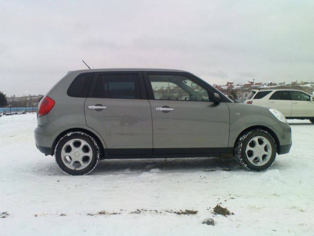 2004 Mazda Verisa