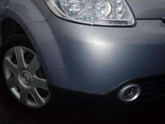 2004 Mazda Verisa Photos