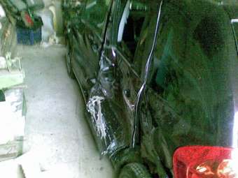 2004 Mazda Verisa Photos
