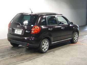 2004 Mazda Verisa Pictures