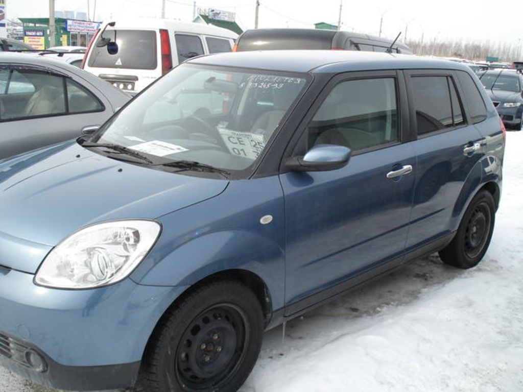 2004 Mazda Verisa