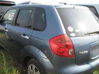 2004 Mazda Verisa Pictures