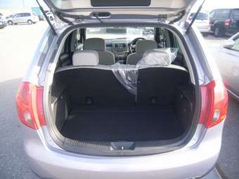 2004 Mazda Verisa Photos