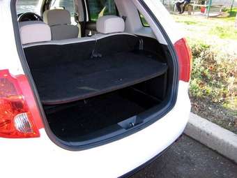 2004 Mazda Verisa Pictures