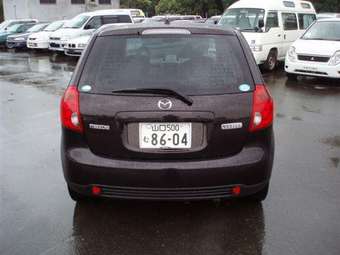 2004 Mazda Verisa Pictures