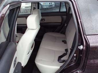 2004 Mazda Verisa Photos