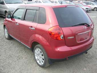 2004 Mazda Verisa Pictures