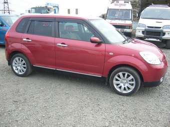 2004 Mazda Verisa Pics