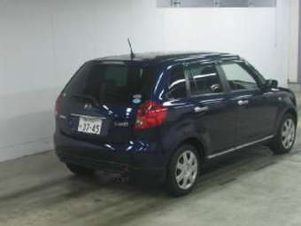 2004 Mazda Verisa Pictures
