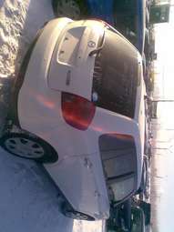 2004 Mazda Verisa Pics