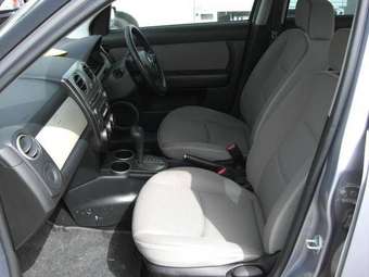 2004 Mazda Verisa Photos