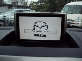 2004 Mazda Verisa Pics