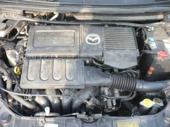 2004 Mazda Verisa Pictures