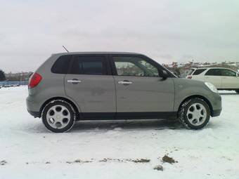 2004 Mazda Verisa Photos