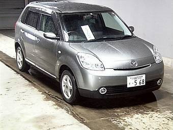 2004 Mazda Verisa Photos