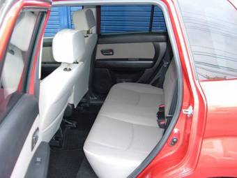 2004 Mazda Verisa Pics