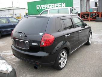 2004 Mazda Verisa Pictures