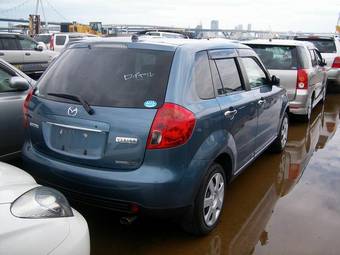 2004 Mazda Verisa Photos
