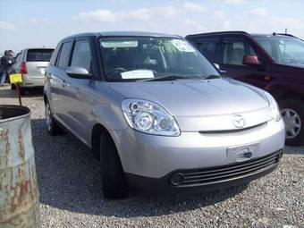 2004 Mazda Verisa Wallpapers