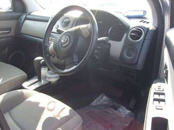 2004 Mazda Verisa Pictures