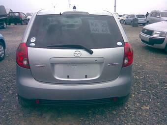 2004 Mazda Verisa Pictures
