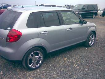 2004 Mazda Verisa Pictures