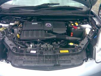 2004 Mazda Verisa Photos