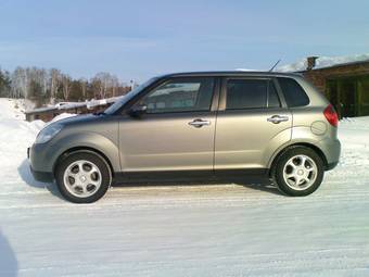 2004 Mazda Verisa Photos