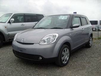 2004 Mazda Verisa Pics