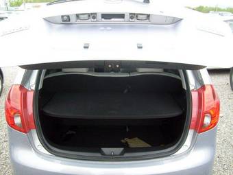 2004 Mazda Verisa Pictures