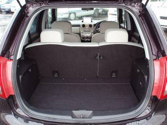 2004 Mazda Verisa Pics