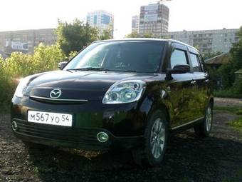 2004 Mazda Verisa Pictures