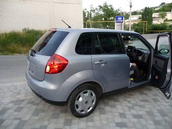2004 Mazda Verisa Pictures