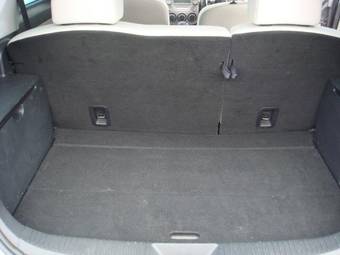2004 Mazda Verisa Photos