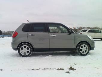 2004 Mazda Verisa Photos