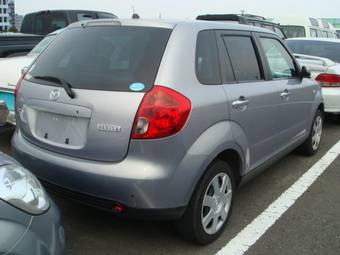 2004 Mazda Verisa Photos