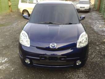 2005 Mazda Verisa Pictures