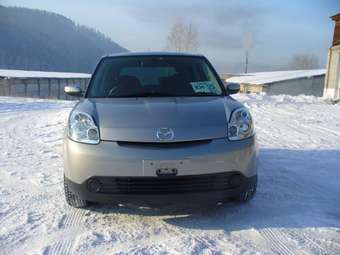 2005 Mazda Verisa