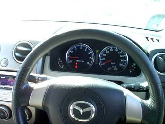 2005 Mazda Verisa Pictures