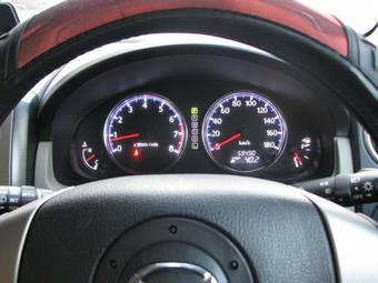2005 Mazda Verisa Photos