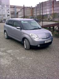 2005 Mazda Verisa Photos