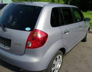 2005 Mazda Verisa Photos