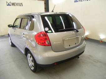 2005 Mazda Verisa Photos